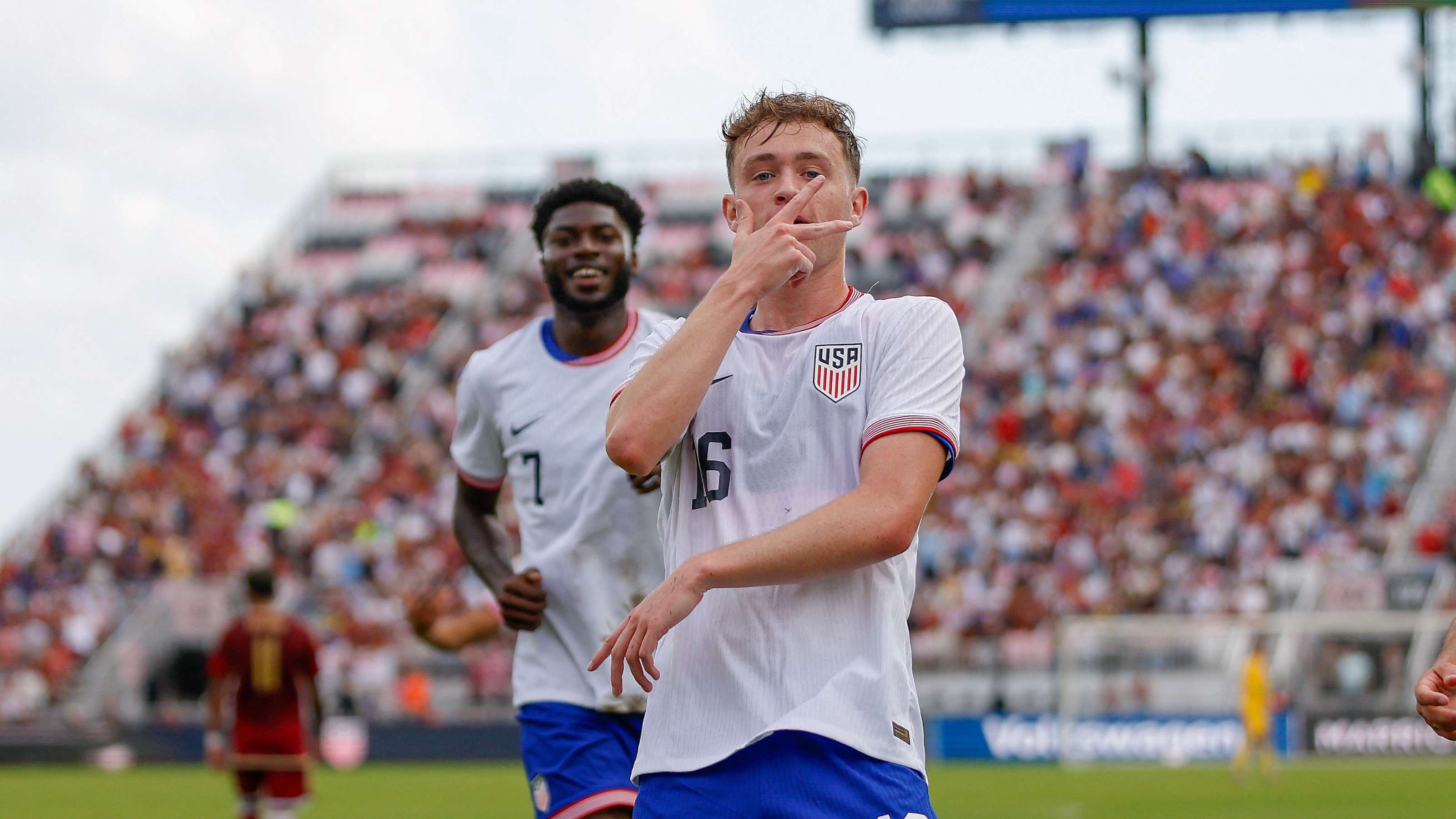 追求商业价 追求商业价